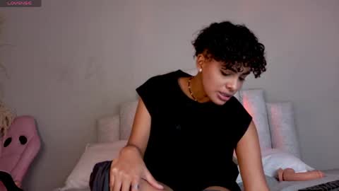 Beecckkkaaa online show from April 17, 2026, 2:42 pm