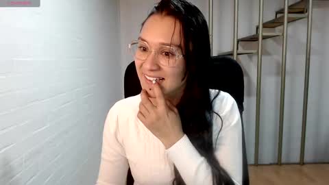 Daniela online show from March 8, 2025, 4:12 am