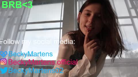 BeckyMartens come join me on    while im offline here  online show from January 19, 2025, 4:33 am