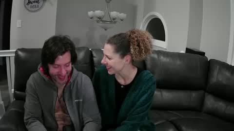 Bedroom king and queen online show from January 19, 2025, 2:57 am