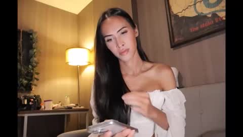 bee_thai online show from February 1, 2026, 5:11 pm