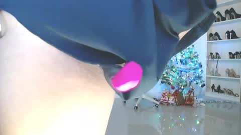 Bee if you ever see the girl who can take 12 inch all the way inside the ass try me online show from December 16, 2024, 1:10 am