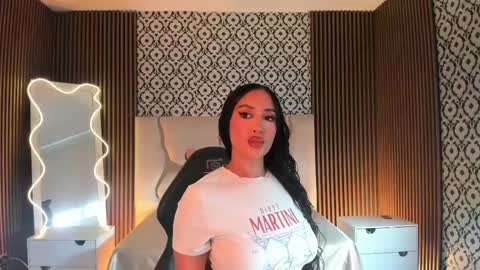 BELLA online show from April 21, 2026, 12:11 pm