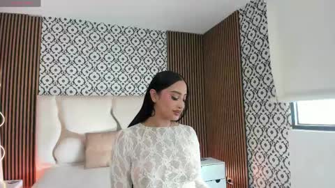 Snapshot of beella_tay1 chatting on May 20, 2026, 12:22 pm BELLA online show from May 20, 2026, 12:22 pm