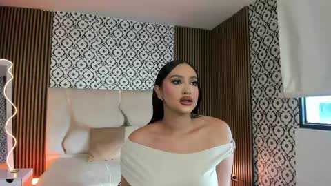 Snapshot of beella_tay1 chatting on May 22, 2026, 12:00 pm BELLA online show from May 22, 2026, 12:00 pm