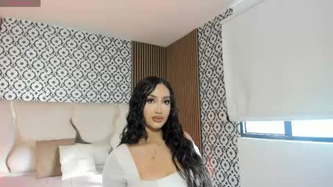 Snapshot of beella_tay1 chatting on May 26, 2026, 12:12 pm BELLA online show from May 26, 2026, 12:12 pm