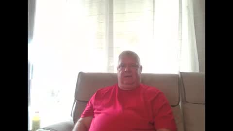 Just Me Nothing More or Less online show from September 19, 2025, 6:52 pm