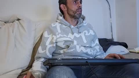 Snapshot of begbestuk chatting on September 22, 2025, 3:08 am begbestuk online show from September 22, 2025, 3:08 am