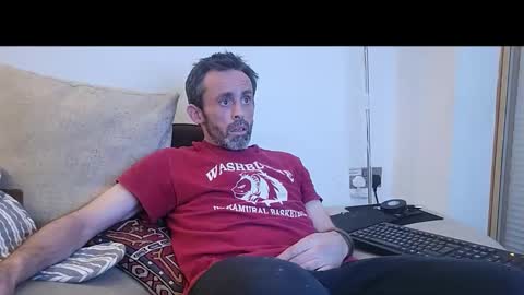 Snapshot of begbestuk chatting on October 20, 2025, 3:40 am begbestuk online show from October 20, 2025, 3:40 am