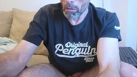 Snapshot of begbestuk chatting on October 24, 2025, 2:08 am begbestuk online show from October 24, 2025, 2:08 am