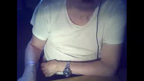 bekklove1 online show from April 19, 2026, 11:09 am