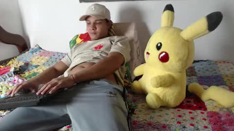 independent model online show from October 1, 2025, 2:06 am