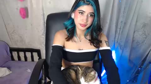 modelo independiente online show from December 4, 2024, 1:03 am