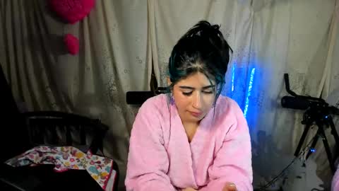 modelo independiente online show from February 28, 2025, 3:04 am