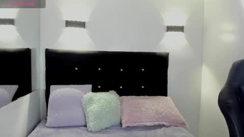 Bella online show from September 30, 2025, 2:22 pm