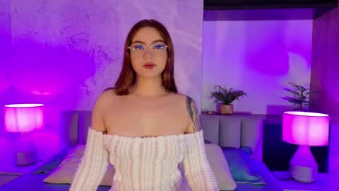 Snapshot of bella01_ chatting on October 18, 2025, 12:17 pm BELLA online show from October 18, 2025, 12:17 pm