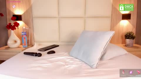 Bella cam online show from February 11, 2026, 7:41 pm