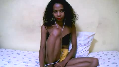 bella193999 online show from December 9, 2024, 7:28 am