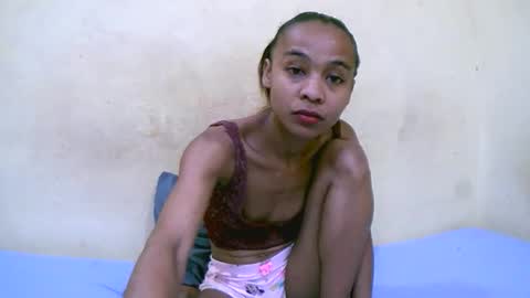 bella193999 online show from November 14, 2025, 2:05 pm