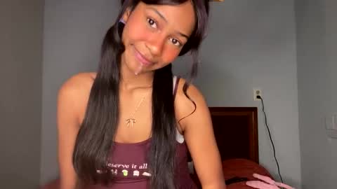 bella19sua online show from November 24, 2025, 5:18 am