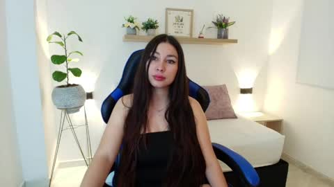 Snapshot of bella_99x chatting on April 29, 2026, 11:25 am Bel 3 online show from April 29, 2026, 11:25 am
