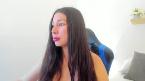 Snapshot of bella_99x chatting on May 26, 2026, 11:28 am Bel 3 online show from May 26, 2026, 11:28 am