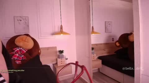 Snapshot of bella__donne chatting on May 17, 2026, 12:23 pm online show from May 17, 2026, 12:23 pm