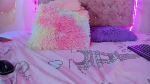 Melanie  online show from February 1, 2025, 10:13 pm