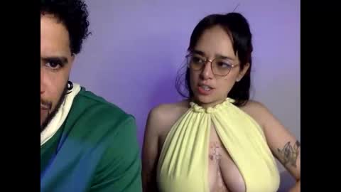 bella_and_koko online show from April 21, 2026, 11:07 pm