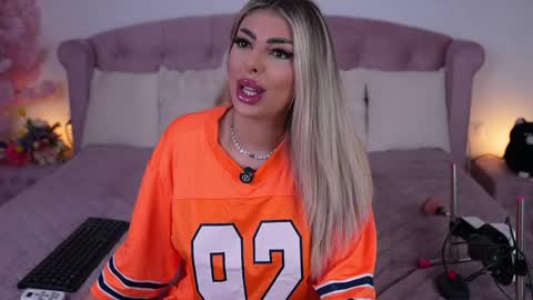 Emma  Bella online show from April 6, 2026, 9:38 pm