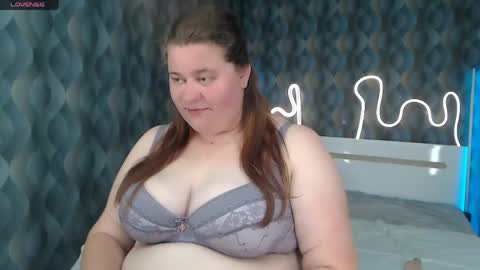 bella_blvack online show from May 25, 2026, 5:52 pm