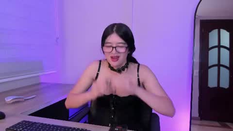 Snapshot of bella_corbin chatting on June 24, 2026, 1:32 pm Bella Corbin online show from June 24, 2026, 1:32 pm
