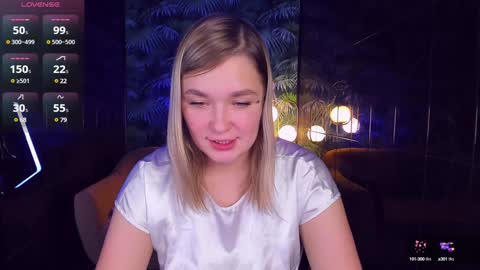 Snapshot of bella_cosmos chatting on January 7, 2025, 11:58 am Bella online show from January 7, 2025, 11:58 am