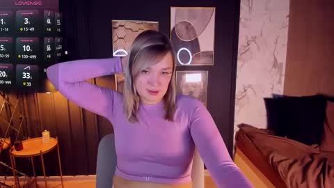 Snapshot of bella_cosmos chatting on January 22, 2025, 2:03 pm Bella online show from January 22, 2025, 2:03 pm