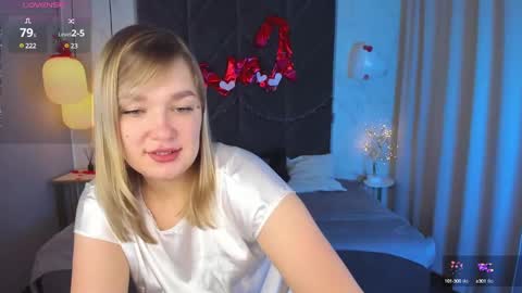 Snapshot of bella_cosmos chatting on February 19, 2025, 5:27 am Bella online show from February 19, 2025, 5:27 am