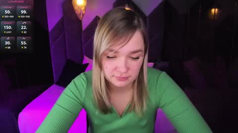 Snapshot of bella_cosmos chatting on March 11, 2025, 11:23 am Bella online show from March 11, 2025, 11:23 am