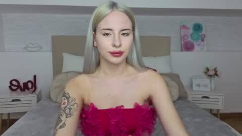 Bella online show from June 10, 2026, 10:19 pm