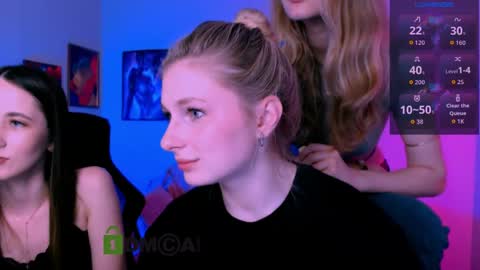 Snapshot of bella_dorn chatting on May 13, 2026, 9:33 pm Bella online show from May 13, 2026, 9:33 pm