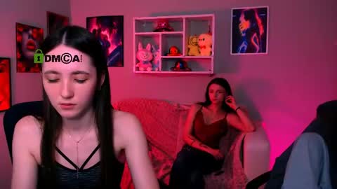 Snapshot of bella_dorn chatting on June 10, 2026, 3:11 pm Bella online show from June 10, 2026, 3:11 pm