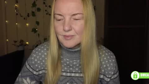 Snapshot of bella_hadatt chatting on February 28, 2026, 6:36 am Bella online show from February 28, 2026, 6:36 am