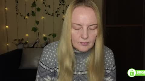 Snapshot of bella_hadatt chatting on March 9, 2026, 6:28 am Bella online show from March 9, 2026, 6:28 am