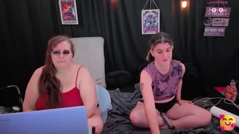 Bella James online show from November 7, 2025, 4:40 pm