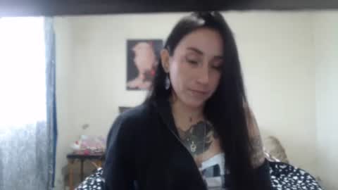 Snapshot of bella_luna34 chatting on April 21, 2026, 2:56 pm bella_luna34 online show from April 21, 2026, 2:56 pm