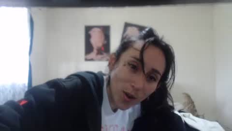 Snapshot of bella_luna34 chatting on April 23, 2026, 2:19 pm bella_luna34 online show from April 23, 2026, 2:19 pm
