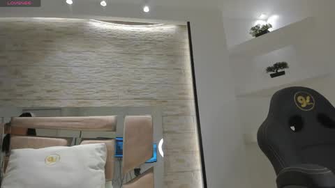  BELLA  online show from April 14, 2026, 4:51 am