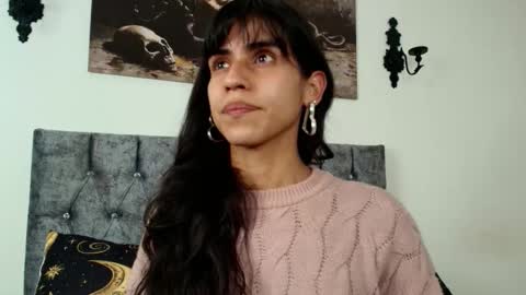 Bella online show from November 9, 2025, 11:03 pm