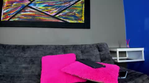 bella_sstone online show from October 4, 2025, 12:25 pm