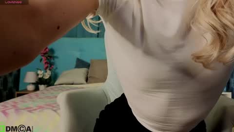 Bella online show from April 22, 2026, 12:02 am