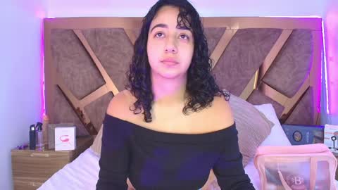 Snapshot of bella_swwan_ chatting on April 11, 2026, 2:43 pm Bella Swwan online show from April 11, 2026, 2:43 pm