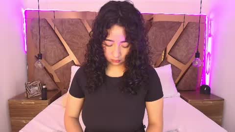 Snapshot of bella_swwan_ chatting on July 1, 2026, 1:56 pm Bella Swwan online show from July 1, 2026, 1:56 pm